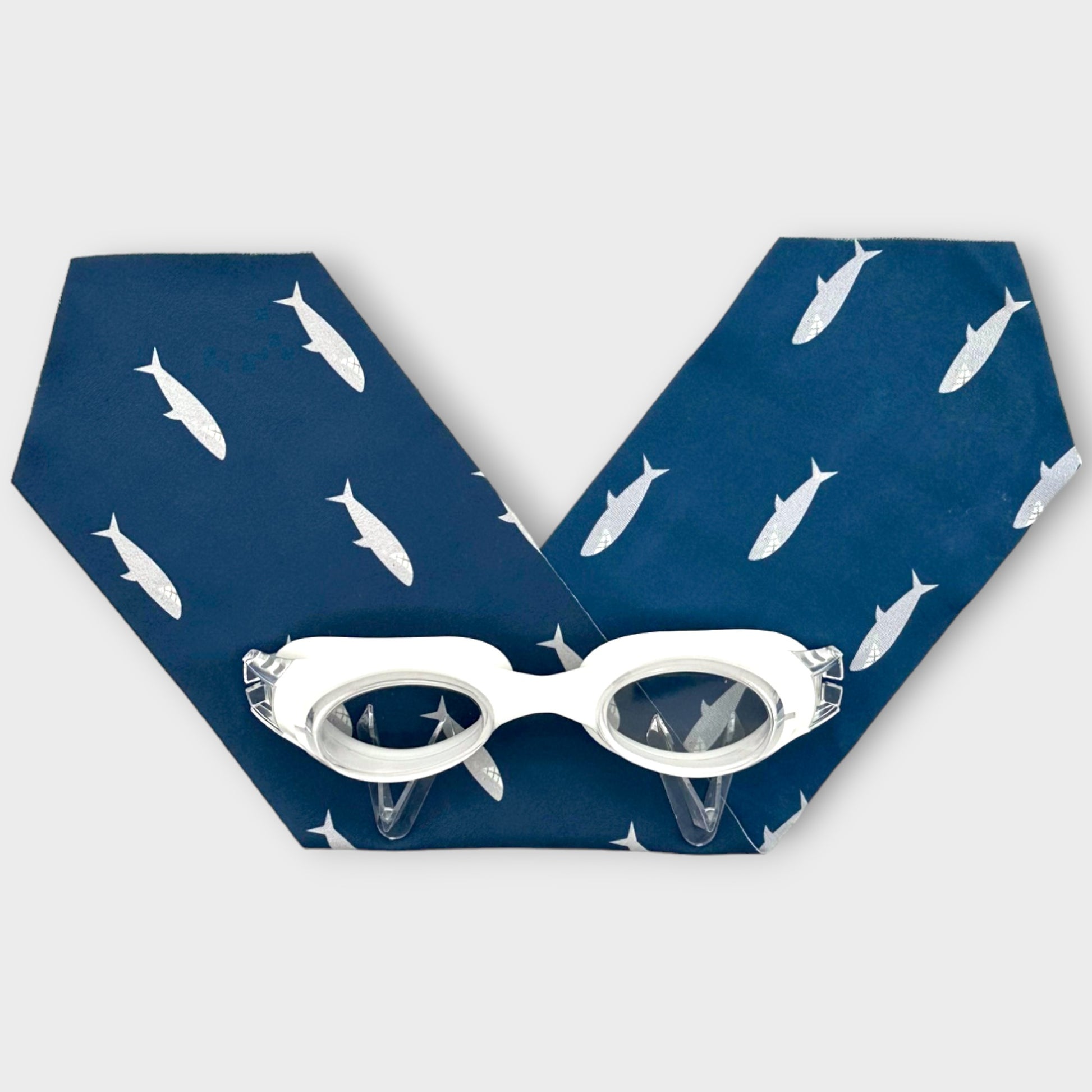 warerplops plops lunettes piscine natation bandeau stretch recyclé polyester élasthanne enfant adulte maillot verres qualité anti buée anti uv accessoire mode fashion ete plage mer étanche étanchéité fille garcons mixte unisexe homme femme requins bleu marine gris dessin